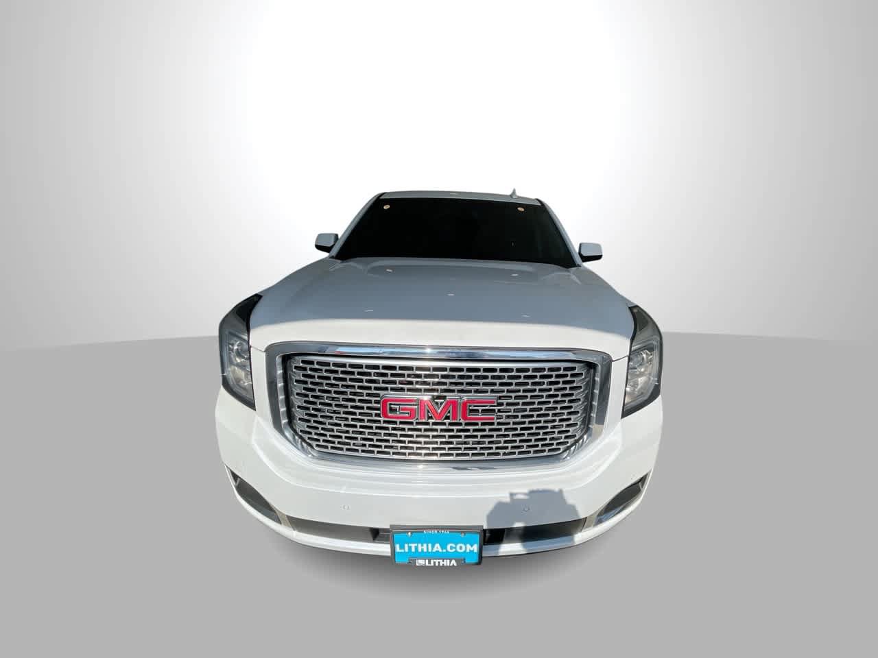 Used 2017 GMC Yukon Denali w/ Open Road Package AWD/4WD image 3