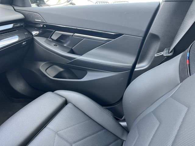 Certified 2025 BMW 530i image 13