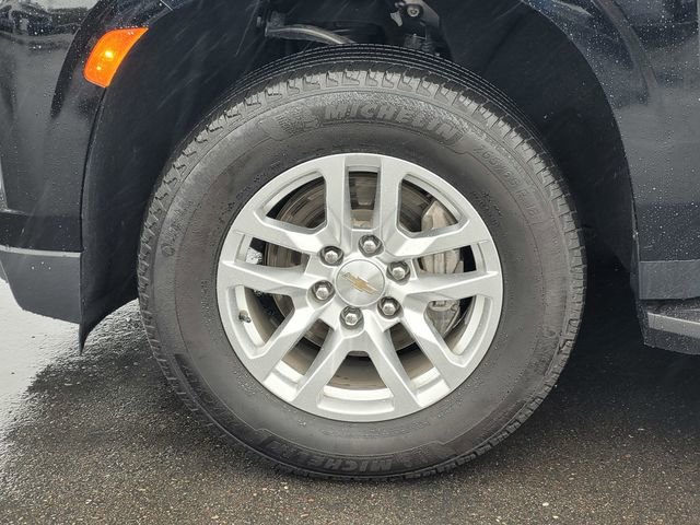 Used 2024 Chevrolet Suburban LT image 11