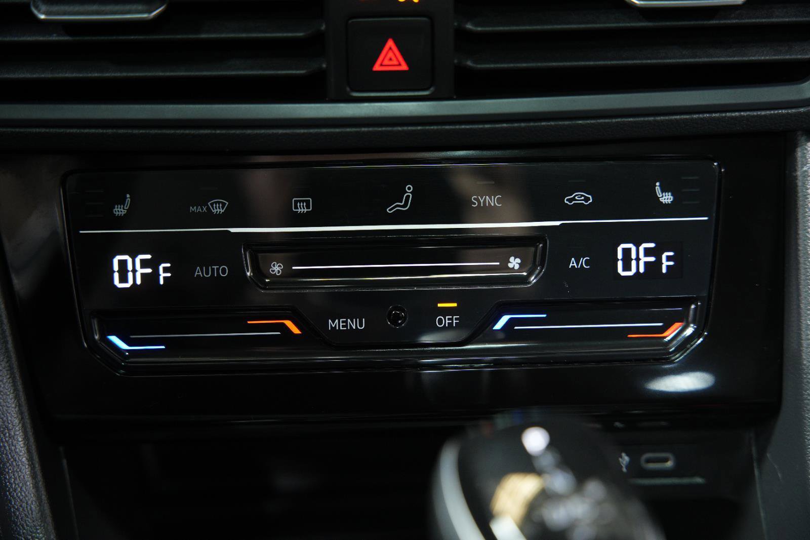 Used 2025 Volkswagen Jetta SE image 37