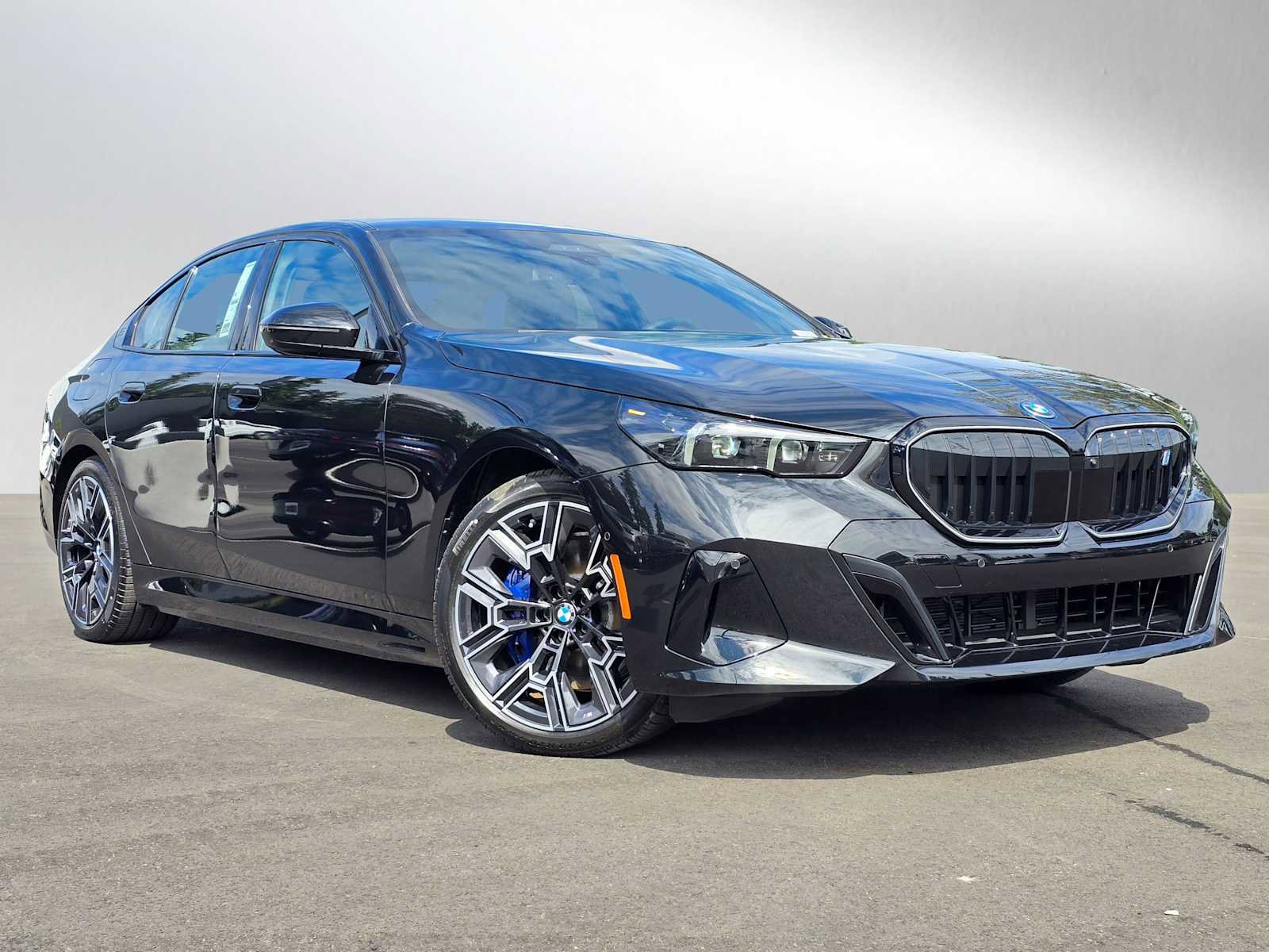 New 2026 BMW i5 eDrive40 w/ M Sport Package