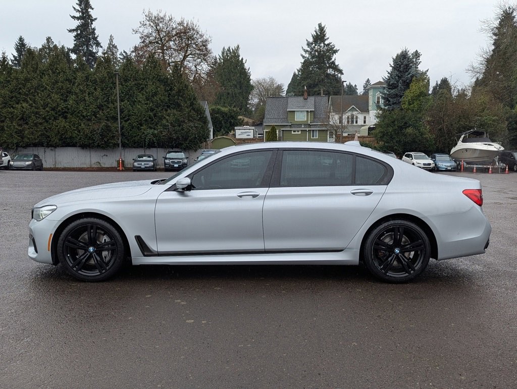 Used 2019 BMW 740i w/ Executive Package image 2