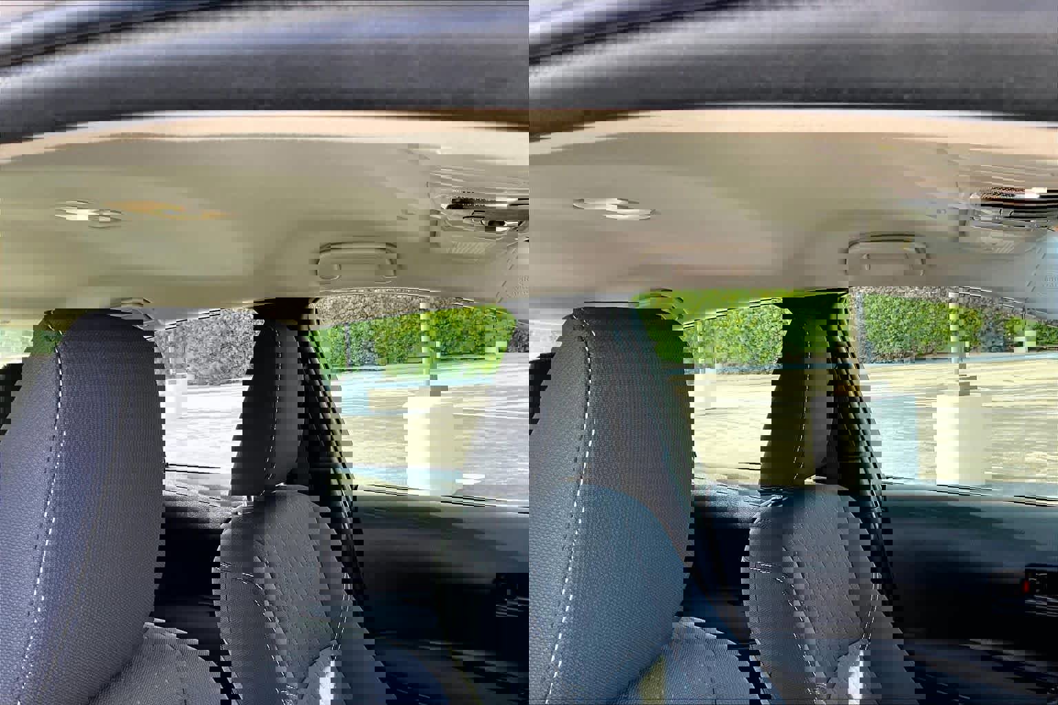 Used 2023 Toyota Corolla LE w/ Carpet Mat Package (TMS) FWD image 13