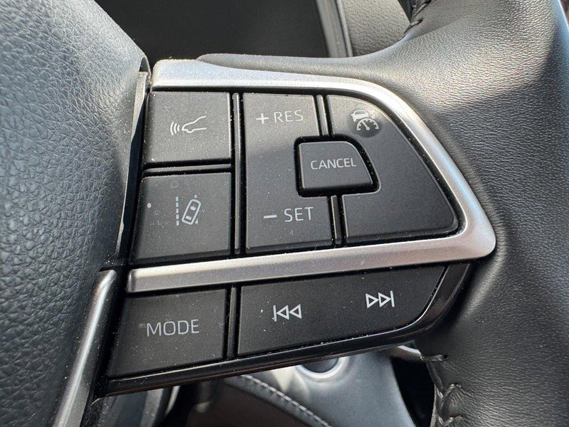 Certified 2024 Toyota Highlander XLE image 17