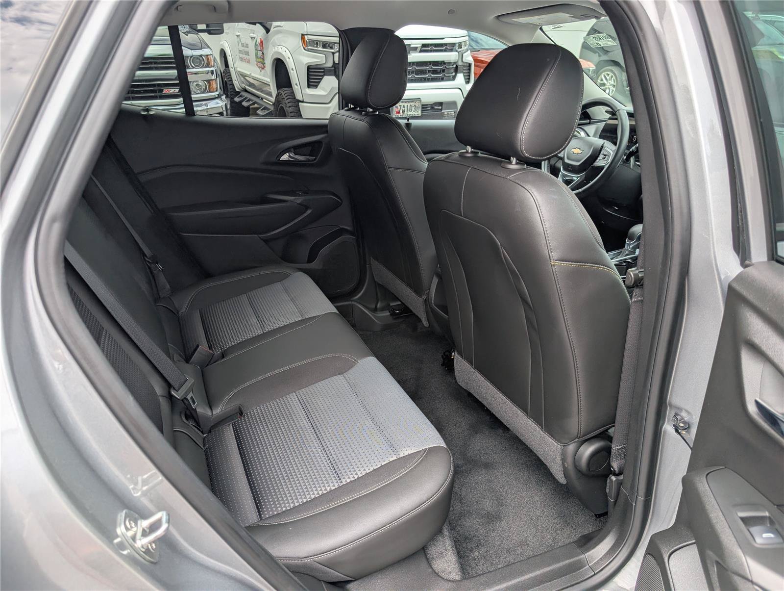 Used 2024 Chevrolet Trax LT w/ Driver Confidence Package FWD image 11