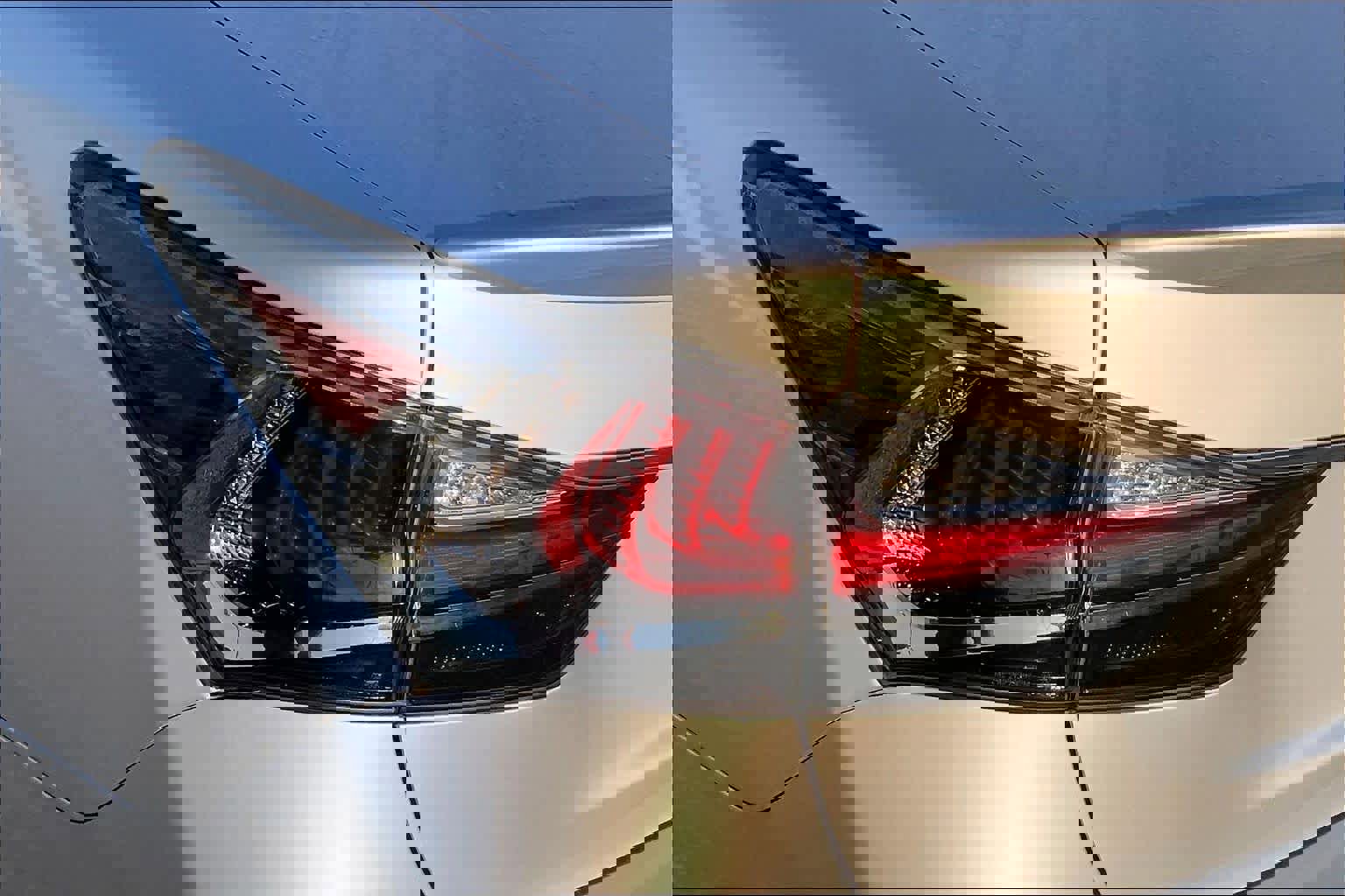 Used 2016 Lexus GS 200t image 27