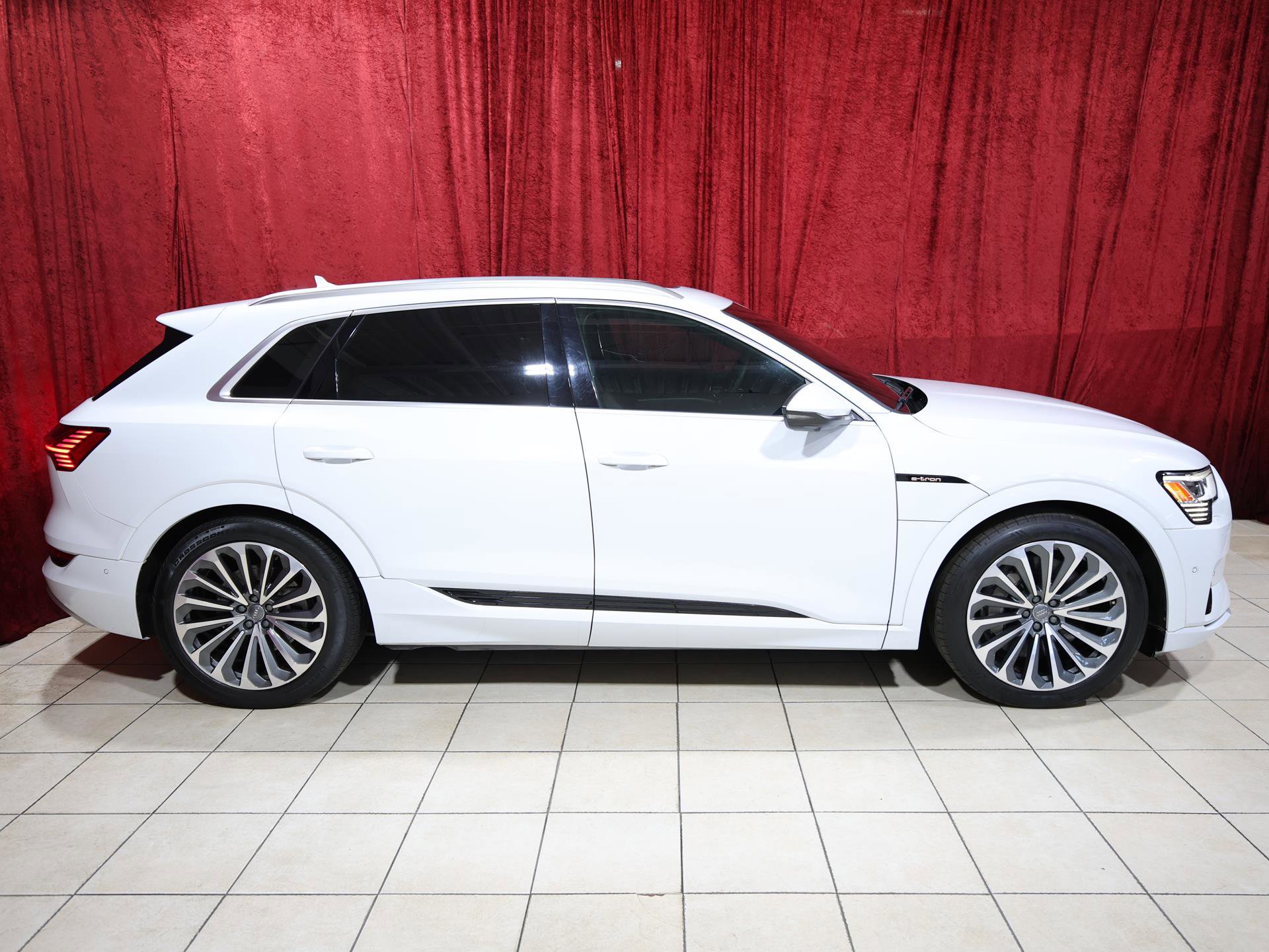 Used 2019 Audi e-tron Prestige AWD/4WD image 8
