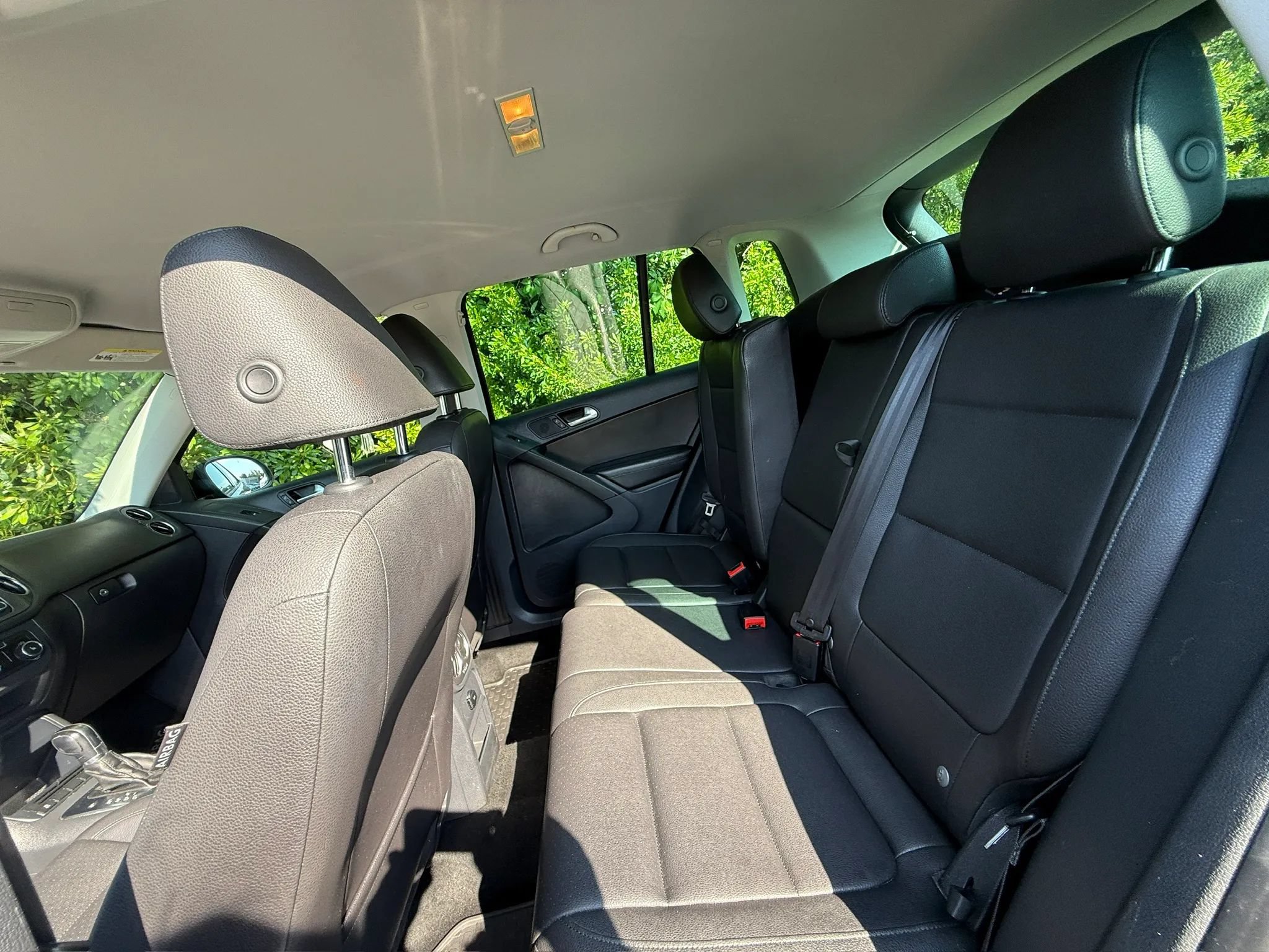 Used 2012 Volkswagen Tiguan LE FWD image 32