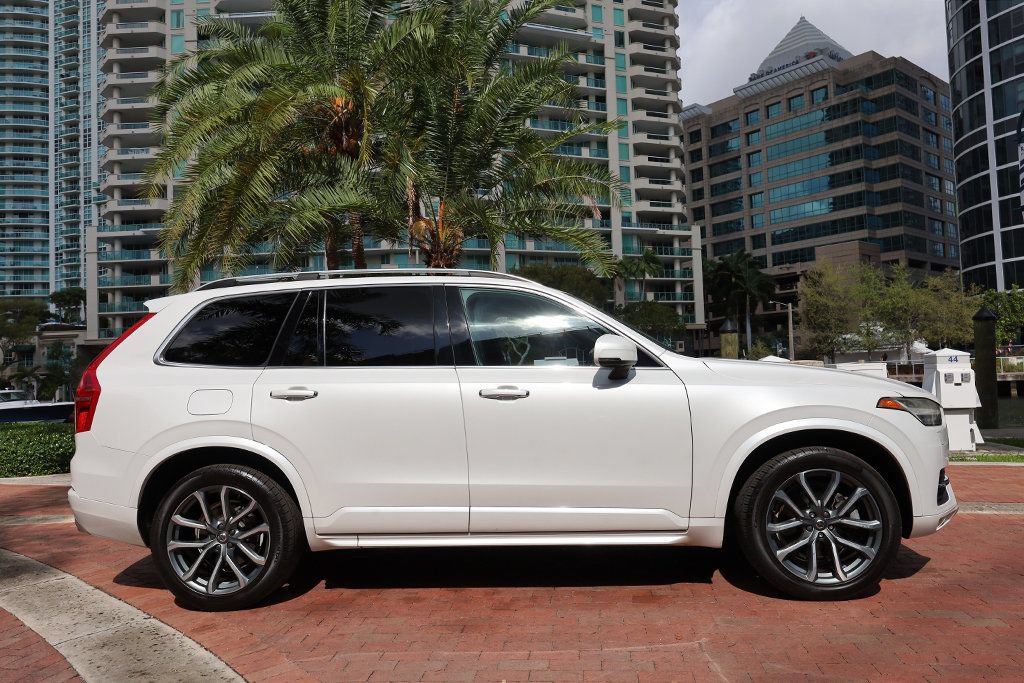 Used 2017 Volvo XC90 T6 Momentum w/ Vision Package AWD/4WD image 4