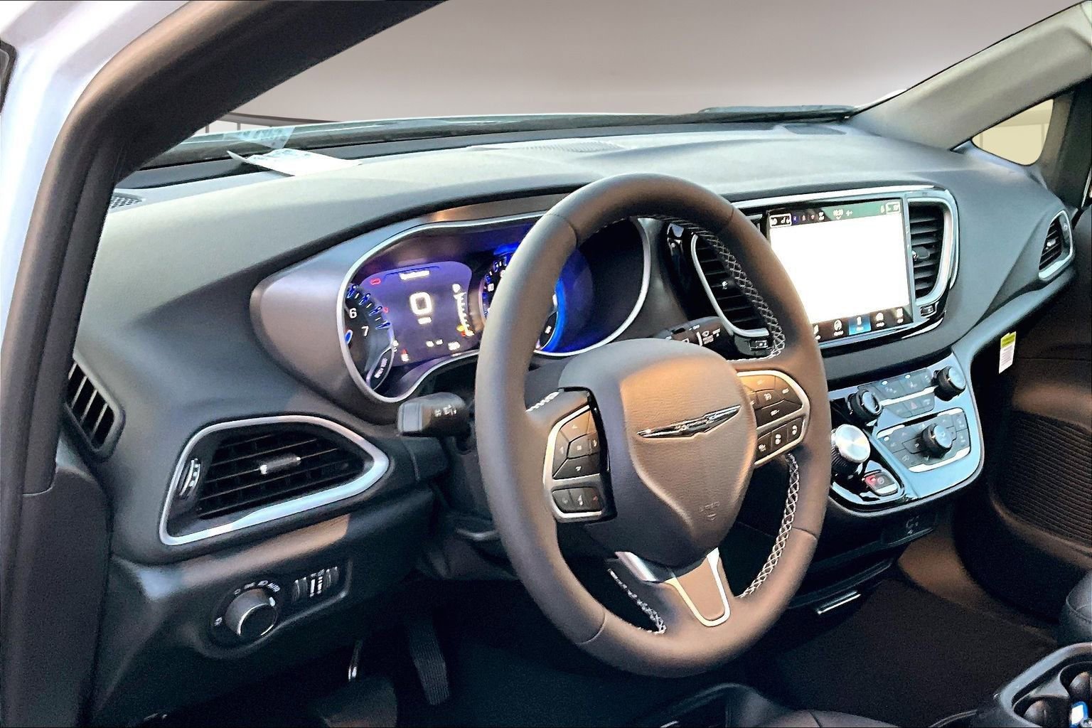 New 2026 Chrysler Voyager LX image 7