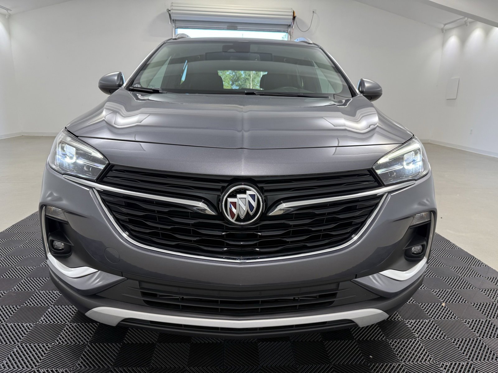 Used 2022 Buick Encore GX Essence image 2