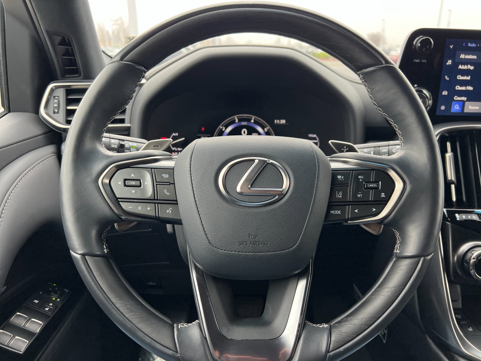 Used 2024 Lexus LX 600 4WD w/ Luxury Package image 23