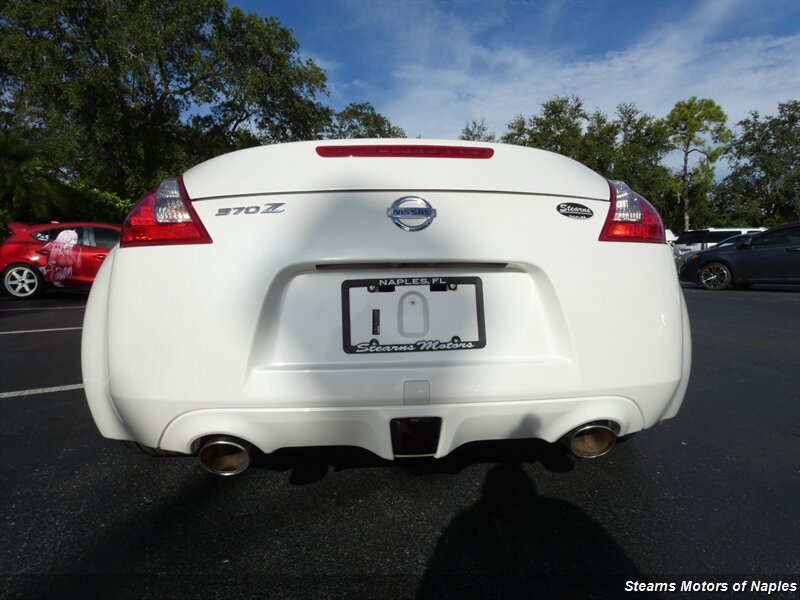 Used 2010 Nissan 370Z Coupe RWD image 12