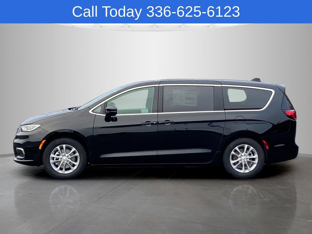 New 2026 Chrysler Pacifica Select FWD image 2