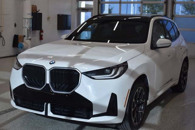 Used 2025 BMW X3 xDrive30i AWD/4WD image 9