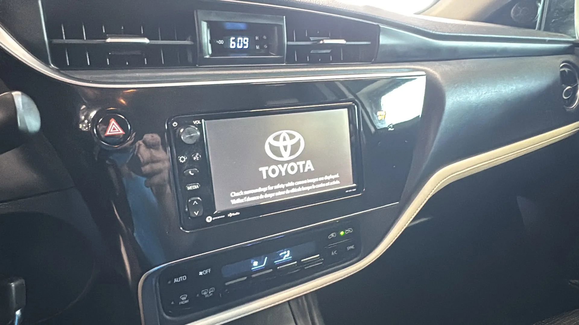 Used 2018 Toyota Corolla iM FWD image 13