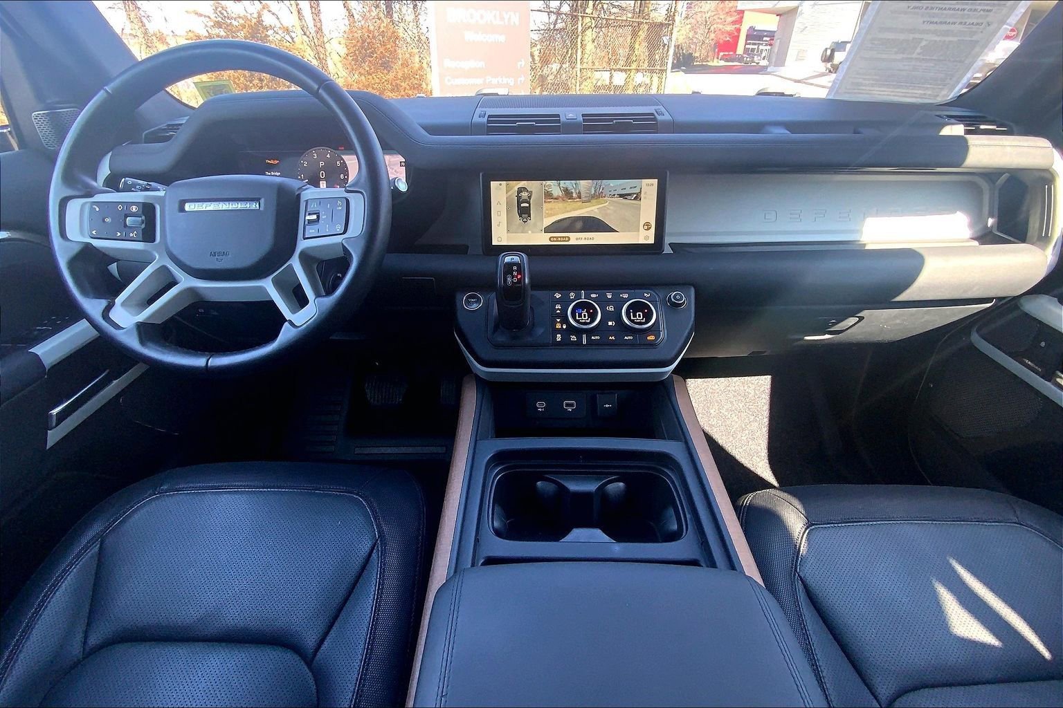 Used 2024 Land Rover Defender 110 X-Dynamic SE image 15