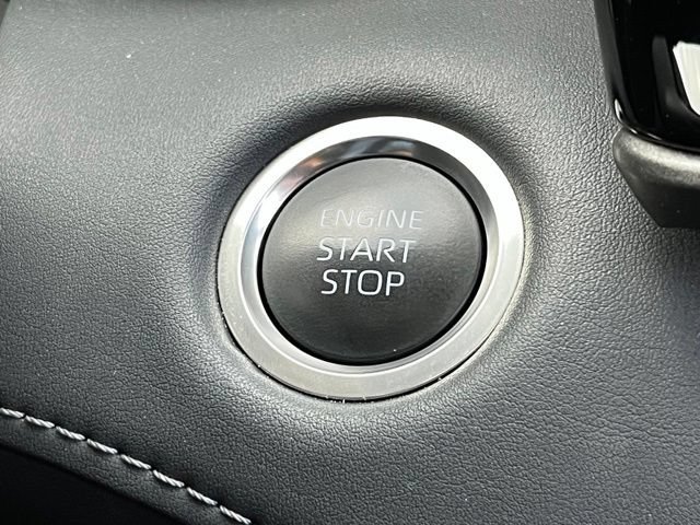 Used 2025 Toyota Highlander XLE FWD image 22