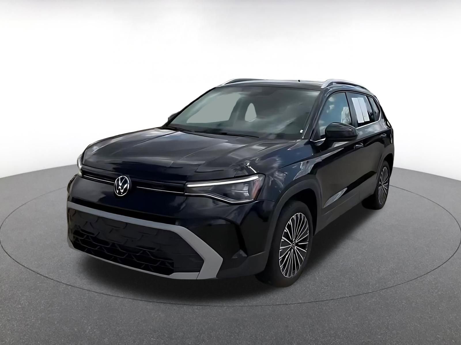 Used 2025 Volkswagen Taos SE FWD image 7