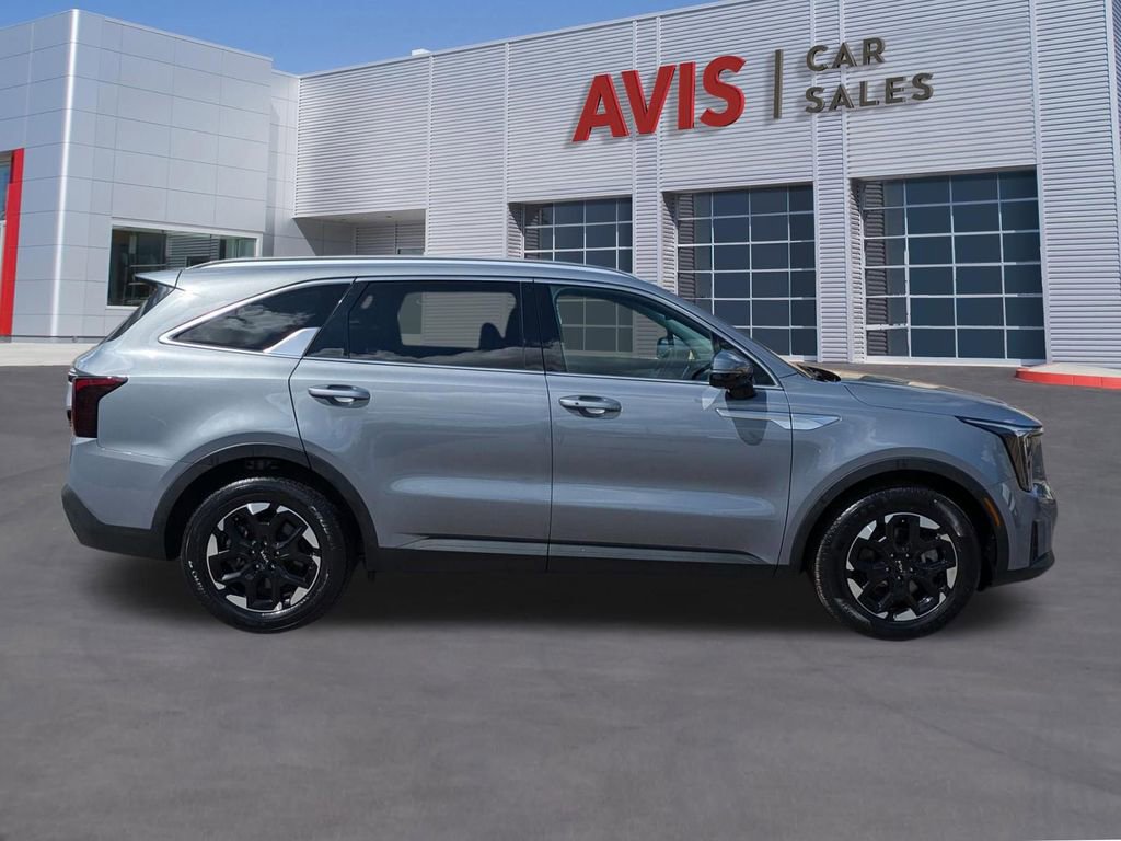Used 2024 Kia Sorento S image 5
