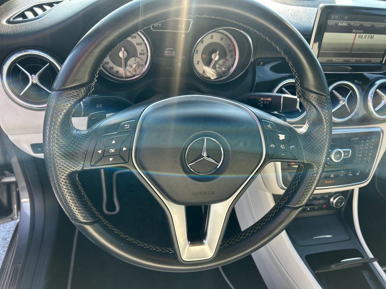 Used 2014 Mercedes-Benz CLA 250 image 13