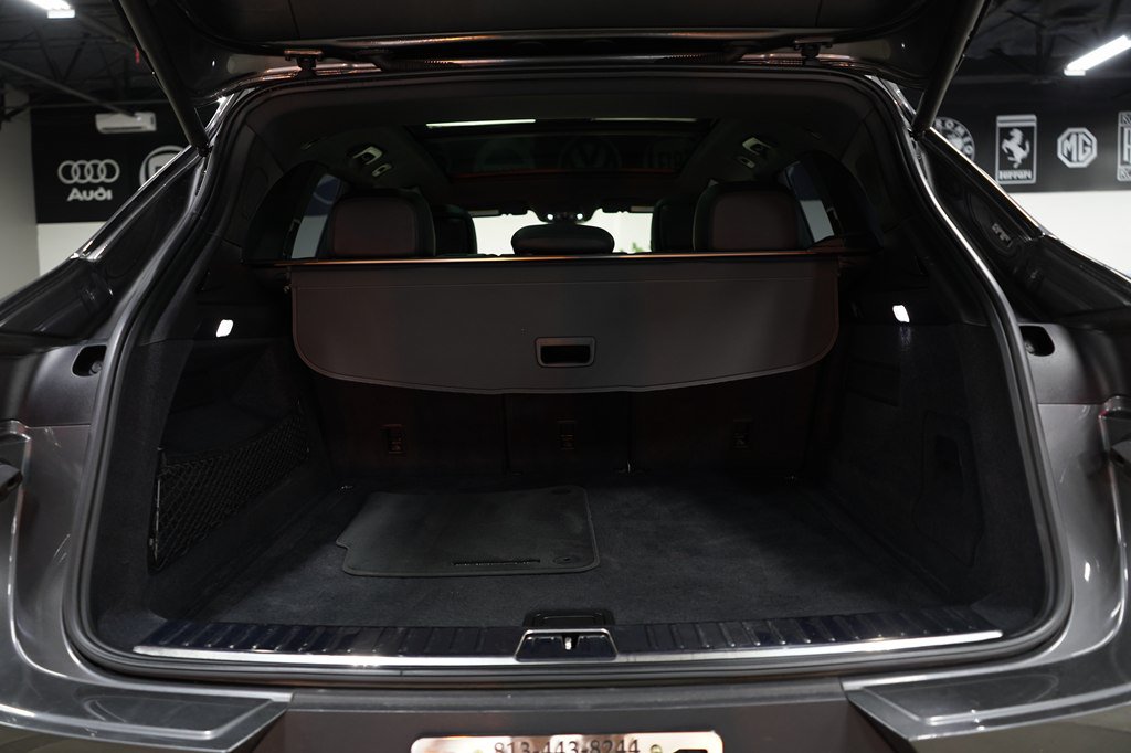 Used 2024 Porsche Cayenne AWD/4WD image 59