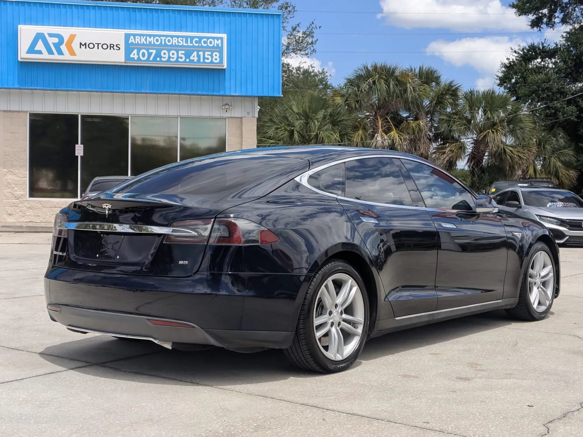 Used 2014 Tesla Model S P85 RWD image 3