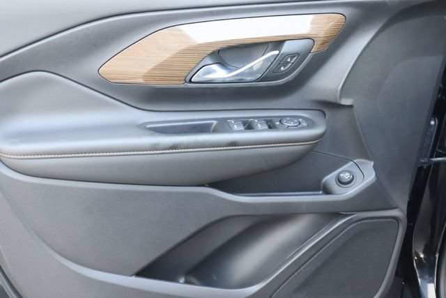 Used 2020 GMC Terrain SLE w/ Driver Convenience Package FWD image 12