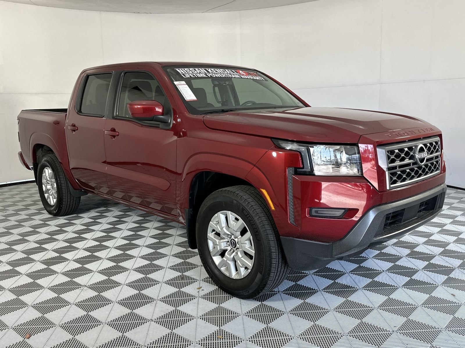 Used 2023 Nissan Frontier SV w/ Technology Package RWD image 2