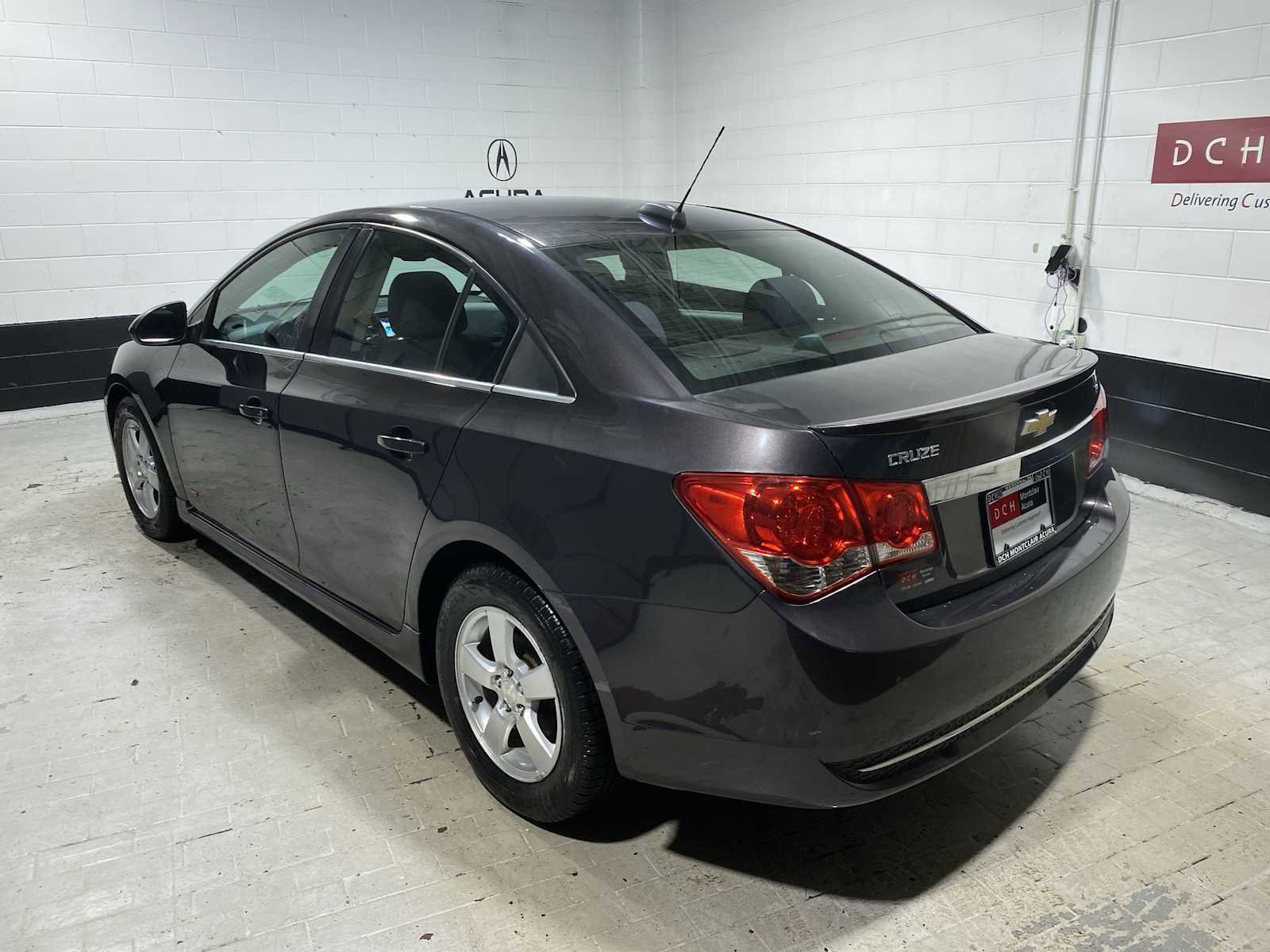 Used 2016 Chevrolet Cruze LT w/ Sun And Sound Package image 4