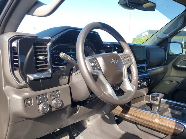 Certified 2022 Chevrolet Silverado 1500 LT Trail Boss w/ LT Trail Boss Premium Package AWD/4WD image 8