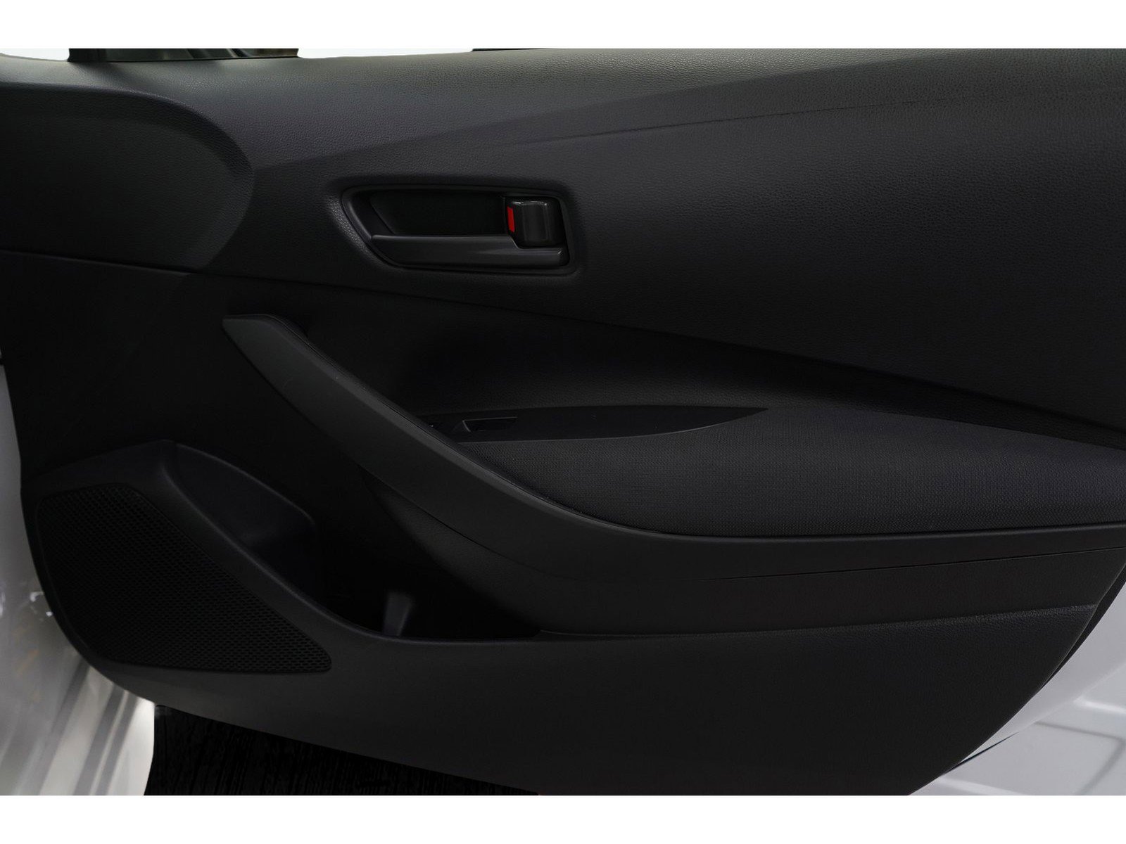 Used 2025 Toyota Corolla LE image 9