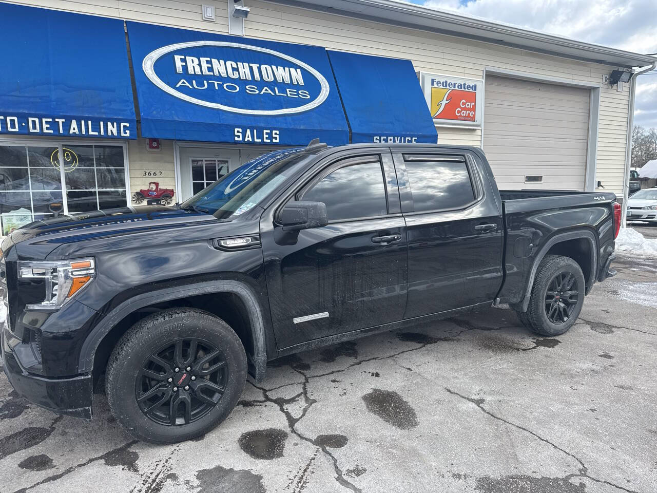 Used 2020 GMC Sierra 1500 Elevation w/ Elevation Value Package image 3