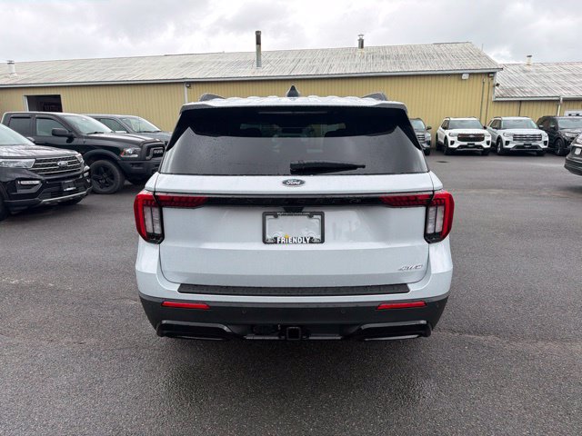 Used 2026 Ford Explorer ST-Line w/ ST-Line Street Pack AWD/4WD image 7