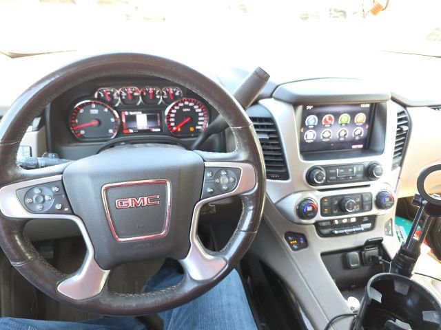 Used 2015 GMC Yukon XL SLT w/ Open Road Package image 3