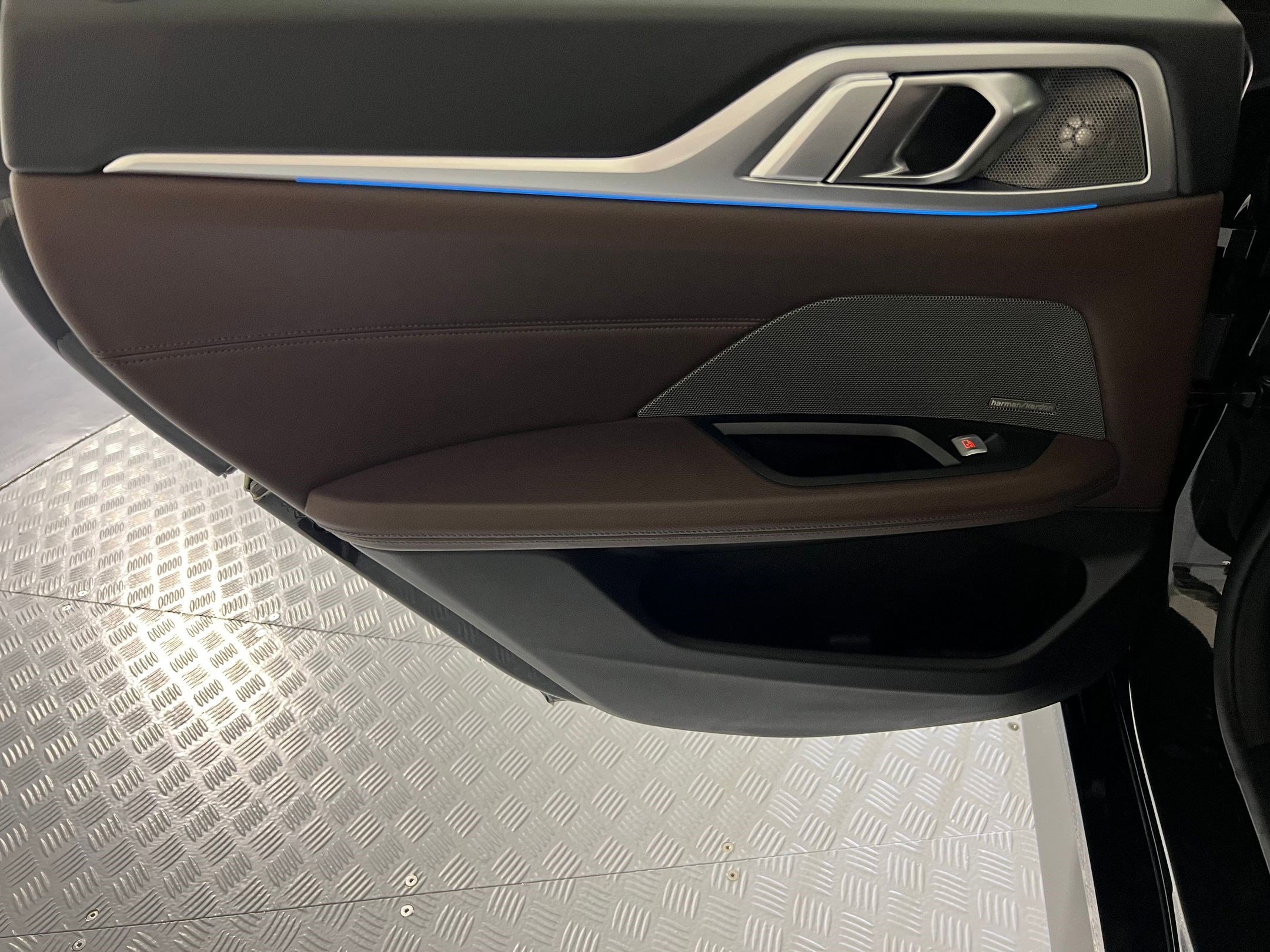 Used 2025 BMW i4 eDrive40 w/ M Sport Package image 22