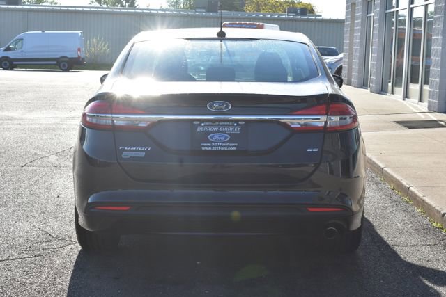 Used 2017 Ford Fusion SE w/ Fusion SE Technology Package FWD image 8