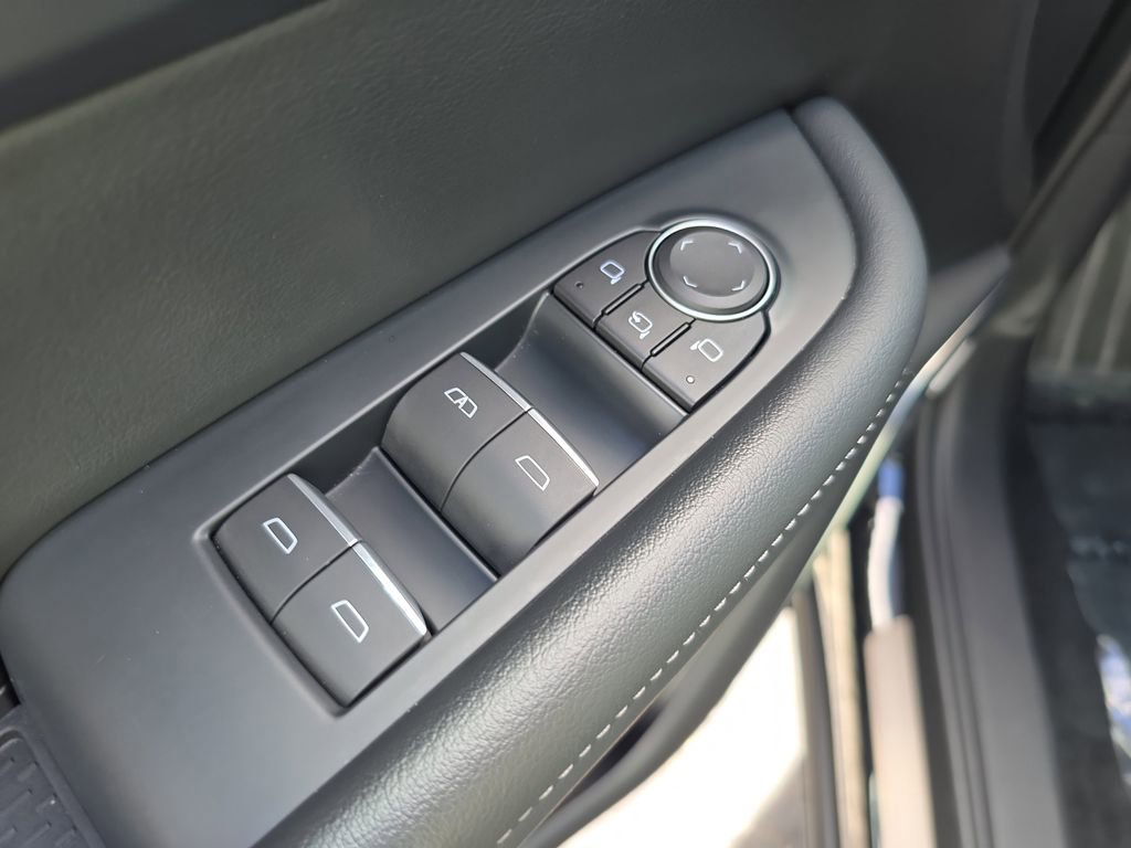 Used 2025 Buick Enclave Sport Touring image 19