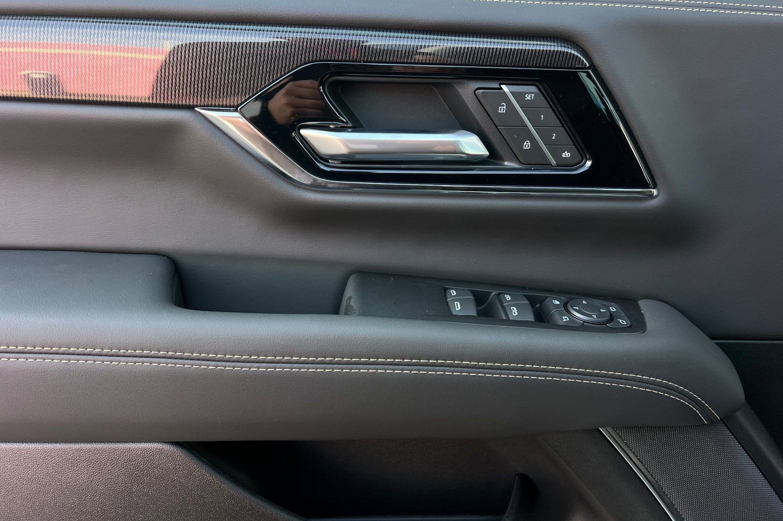 New 2026 GMC Yukon Elevation image 9