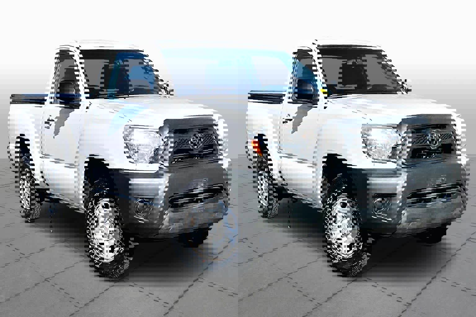 Used 2013 Toyota Tacoma 2WD Regular Cab image 3