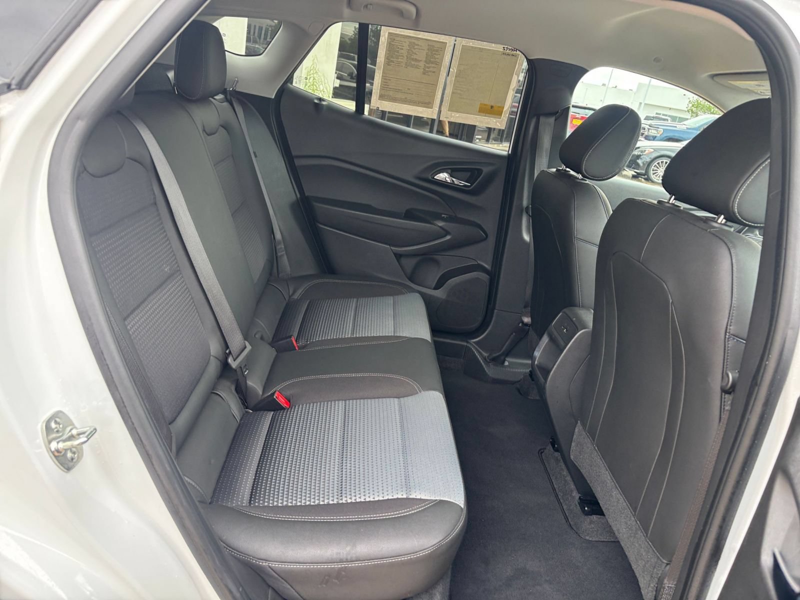 Used 2025 Chevrolet Trax LT FWD image 24