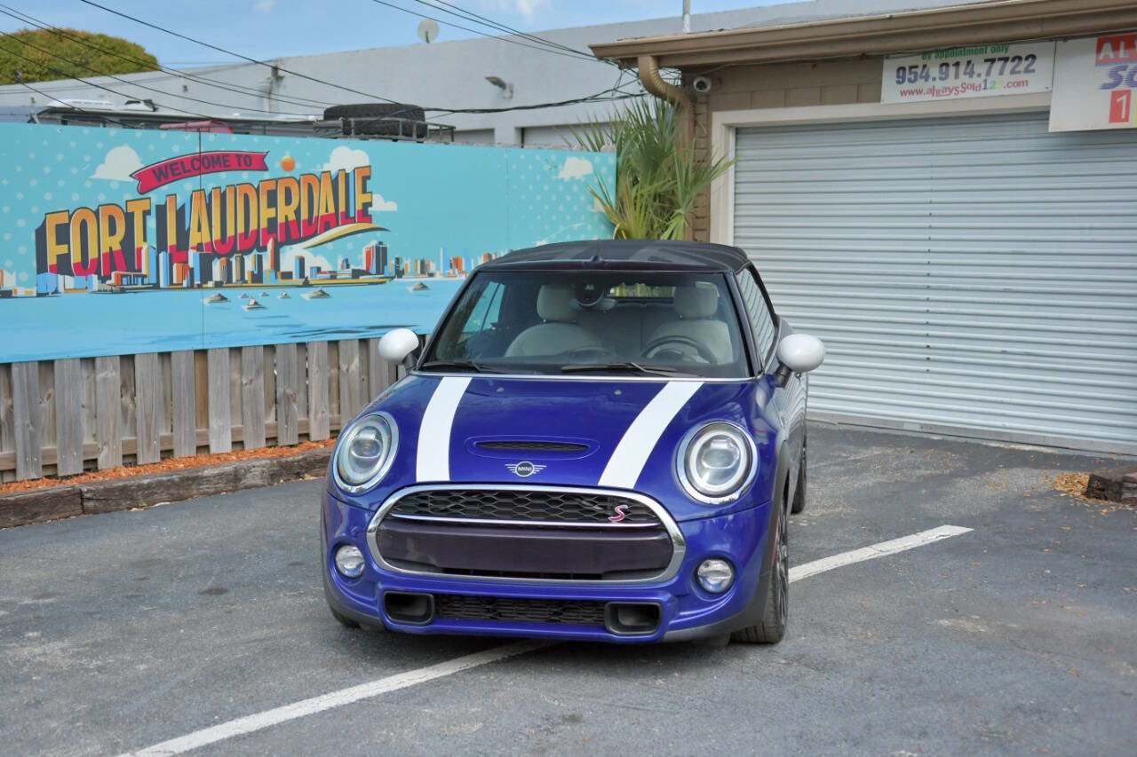 Used 2019 MINI Cooper S w/ Signature Upholstery Package image 3