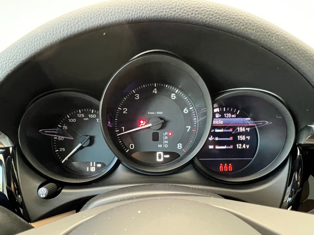 Used 2025 Porsche Macan image 10