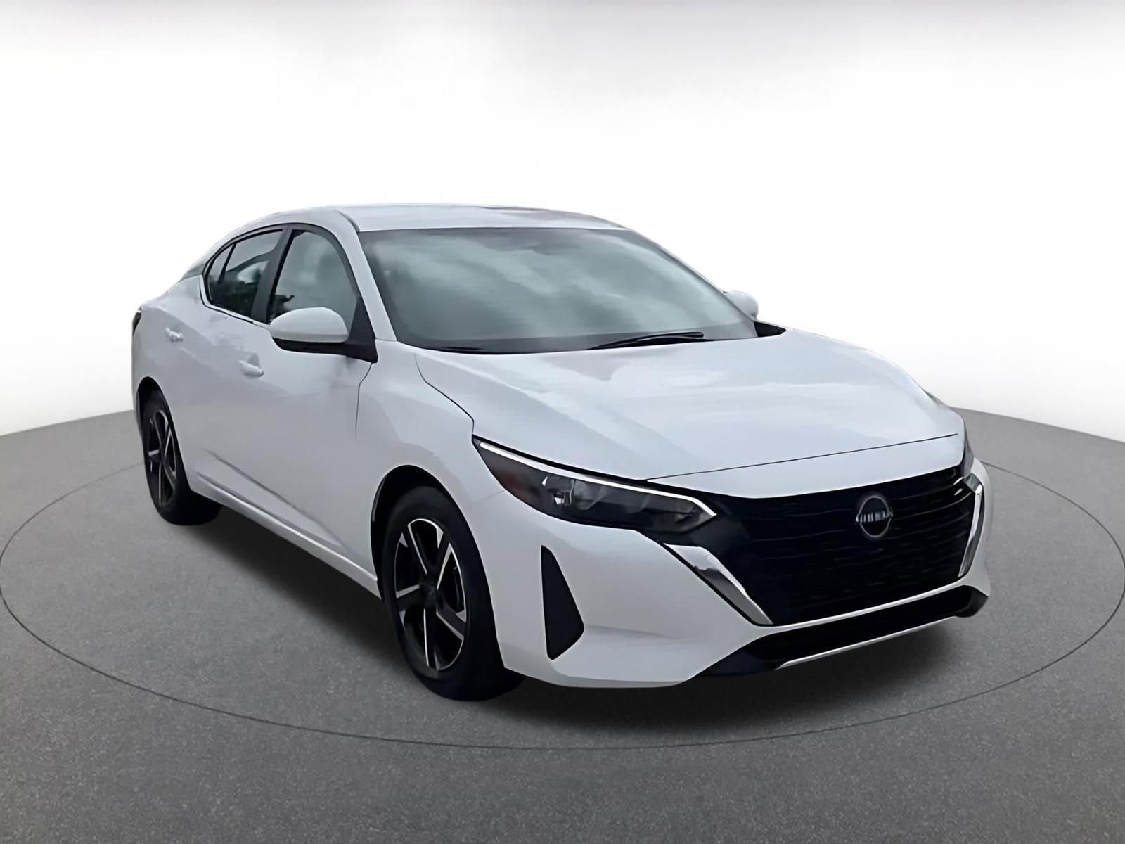 Used 2025 Nissan Sentra SV image 3