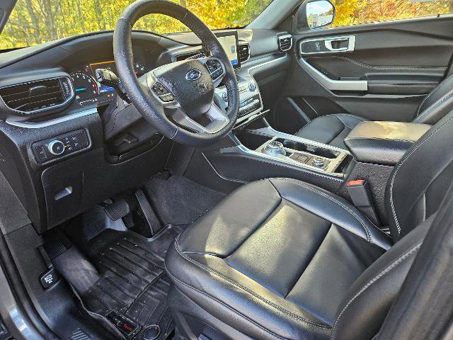 Certified 2022 Ford Explorer XLT w/ Equipment Group 202A AWD/4WD image 13