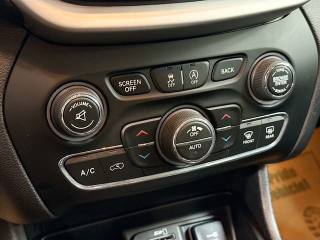 Used 2017 Jeep Cherokee Trailhawk image 17