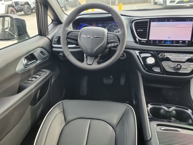 New 2026 Chrysler Pacifica Limited w/ S Appearance Package image 10