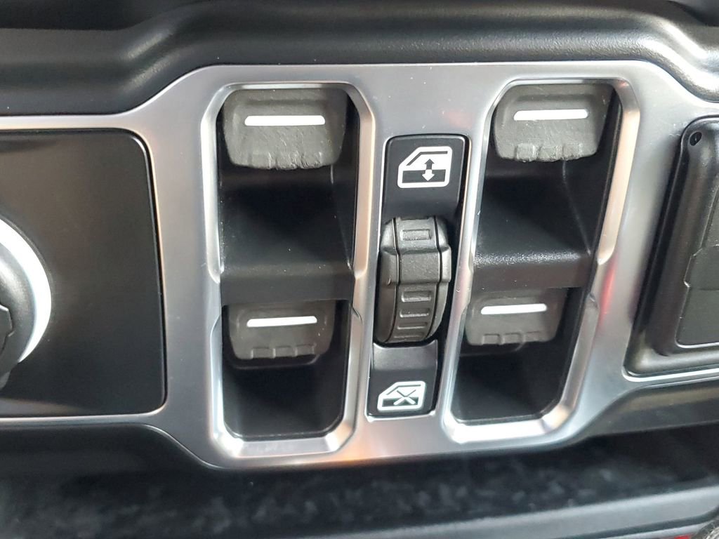 Used 2022 Jeep Wrangler Unlimited Sahara image 33