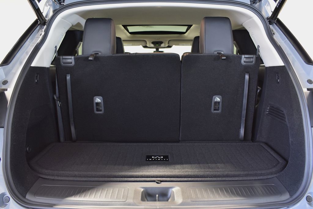 New 2026 INFINITI QX60 Luxe w/ Family Package image 14