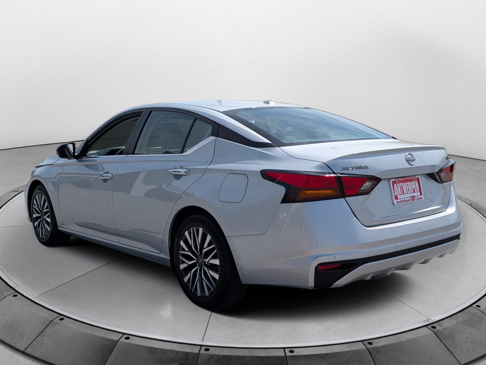 Used 2024 Nissan Altima 2.5 SV FWD image 5